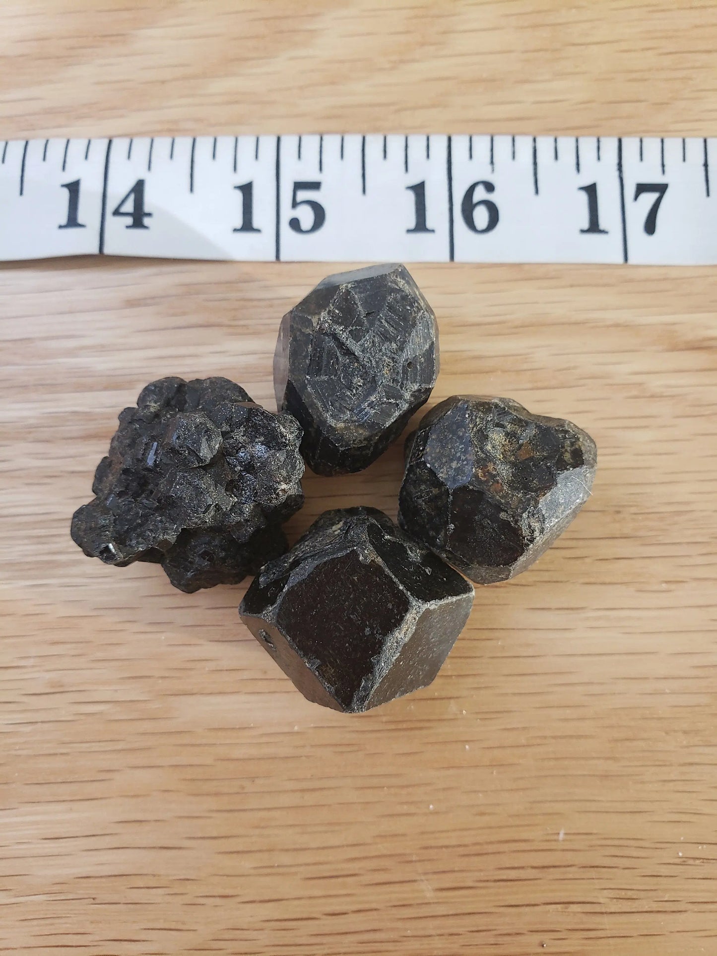 Garnet Crystals Stone, for Wire Wrapping or Crystal Grid Supply Shop Wholesale Crystals