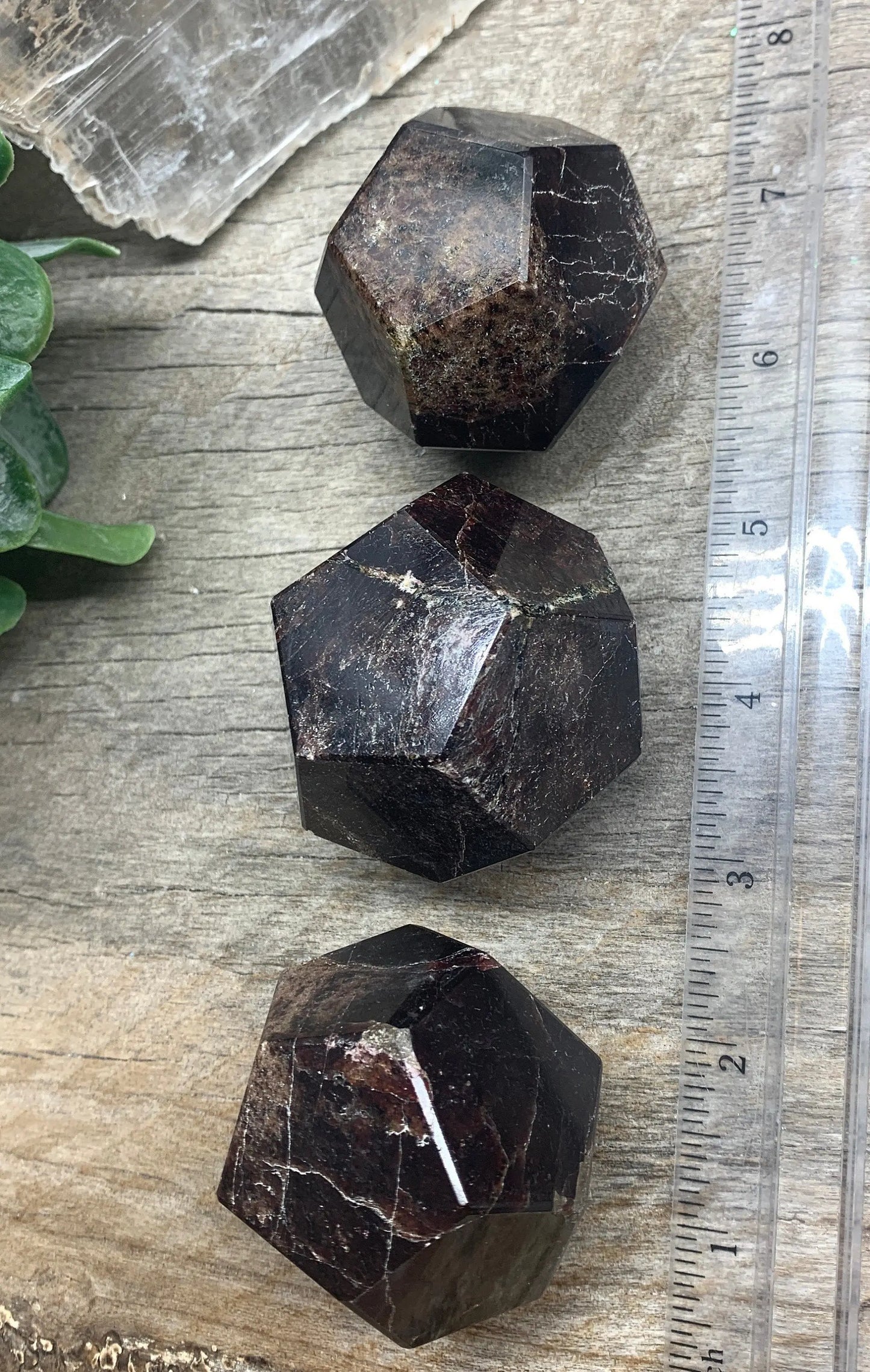 Garnet Dodecahedron (Approx. 50-55 mm) 1489 - Shop Wholesale Crystals