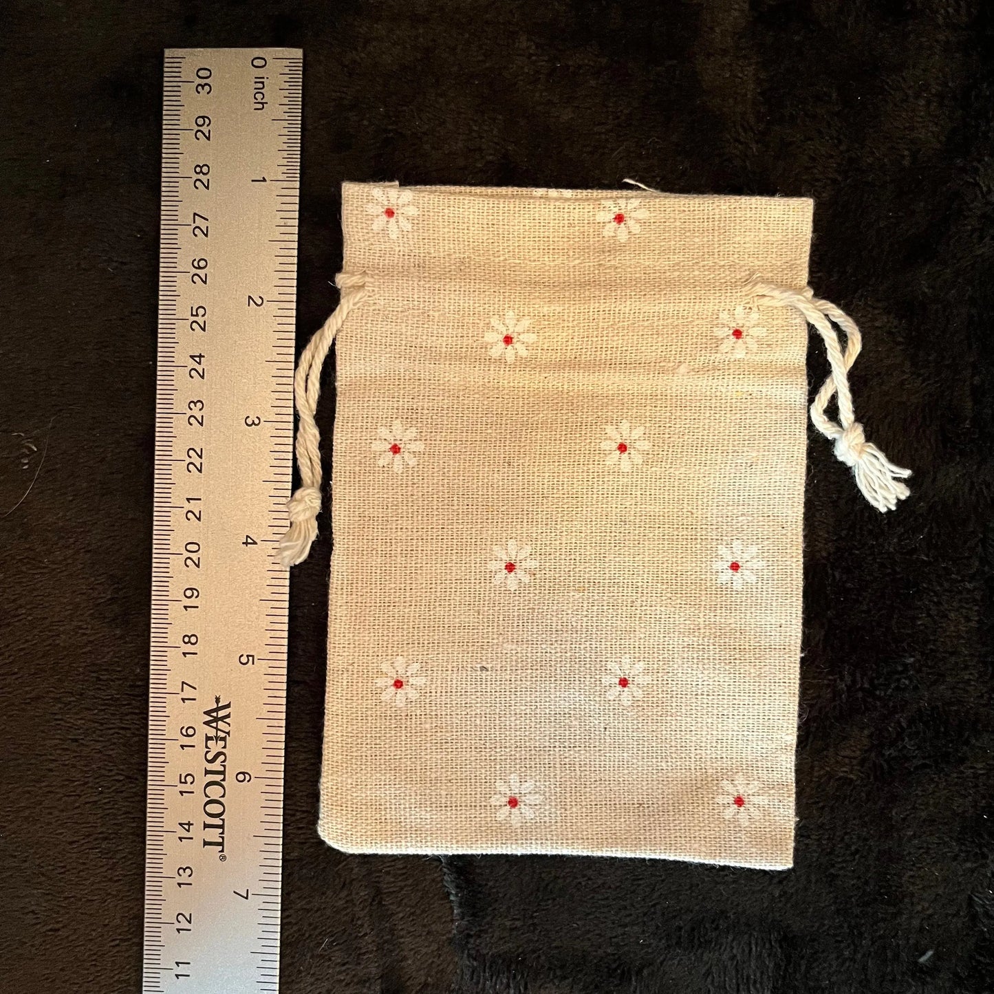 Daisy Burlap Drawstring Bag (Approx. 4”X51/2") BAG-0172 Shop Wholesale Crystals