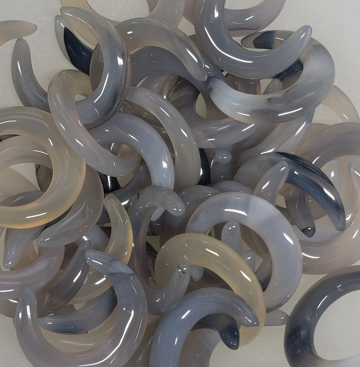 Gray Agate Crescent Moon, Carved 0097 Shop Wholesale Crystals