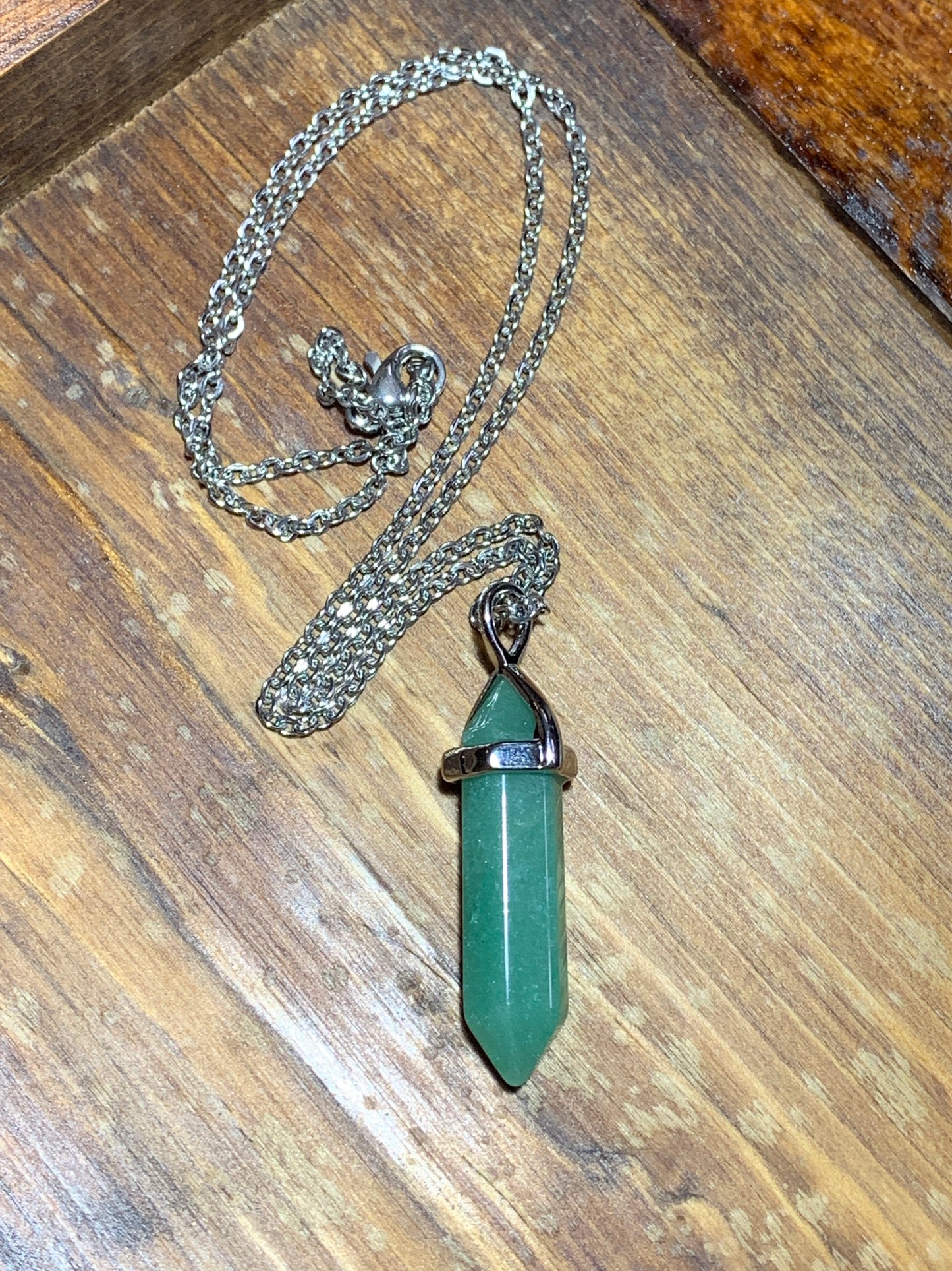 Green Aventurine Crystal Point Necklace                  NCK-0286