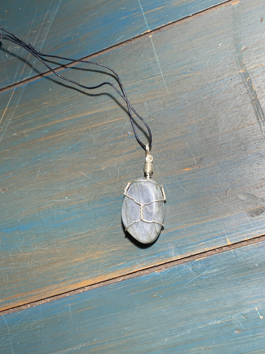 Labradorite Wire Wrapped Necklace      HOT-0191