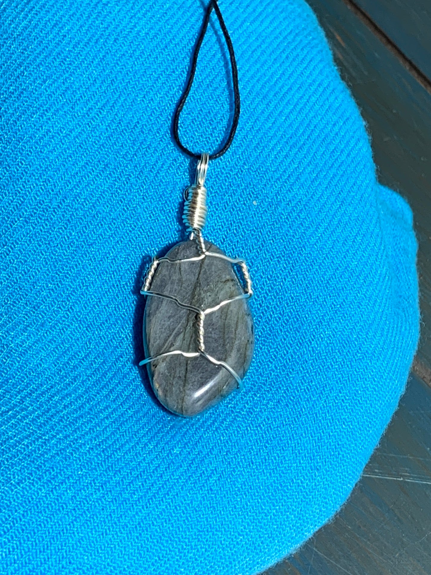 Labradorite Wire Wrapped Necklace      HOT-0191