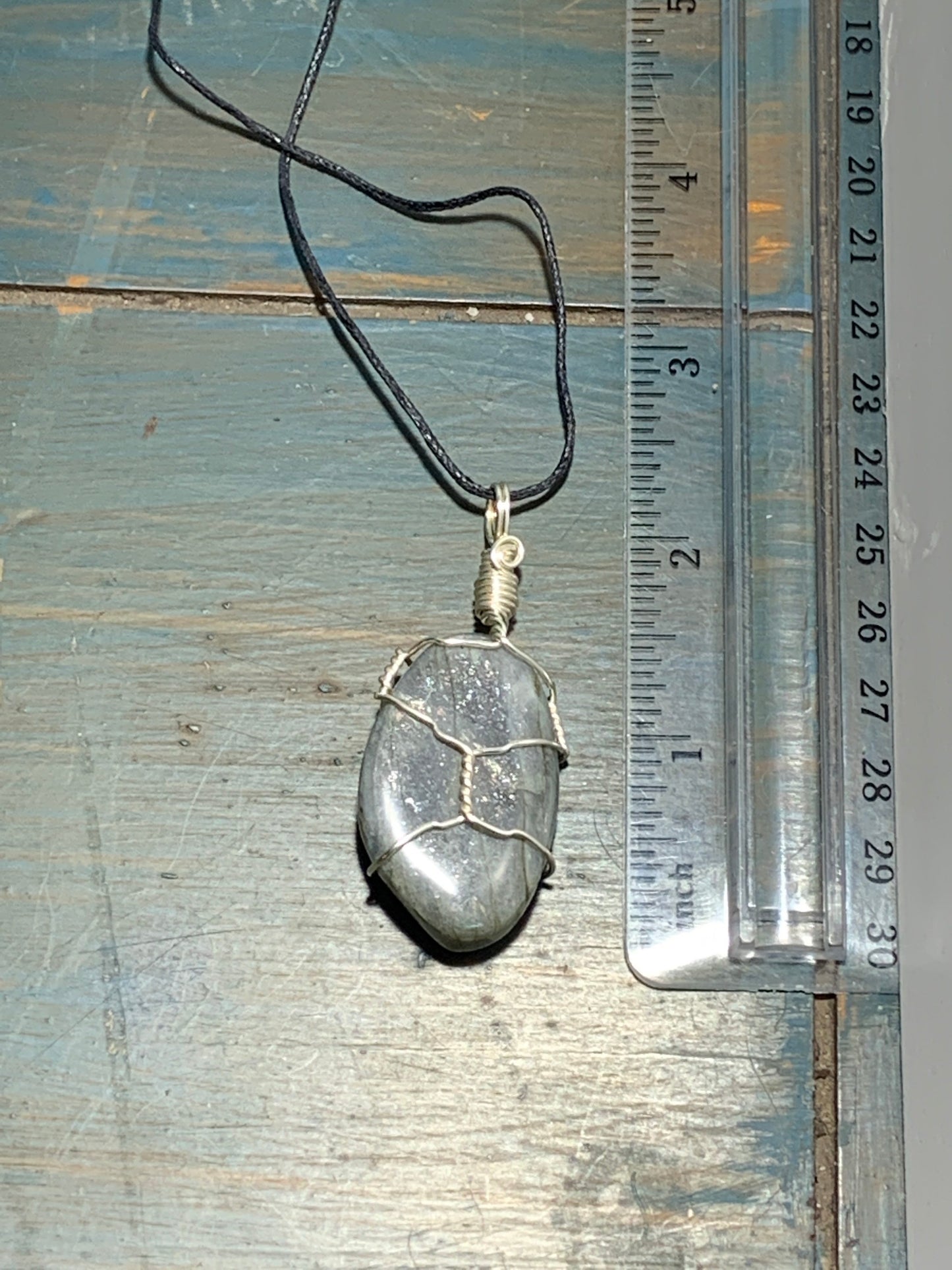 Labradorite Wire Wrapped Necklace      HOT-0191