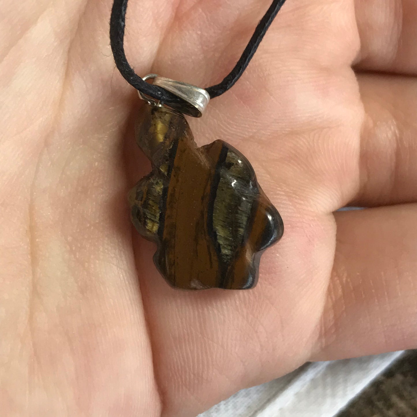 Tiger's-eye Necklace, Carved Stone Turtle Necklace, Stone for Discernment NCK-0011