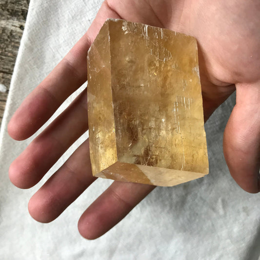 Honey Optical Calcite (2 1/5"x 1 2/5") Supply for Crystal Grid or Crafts CRY-052