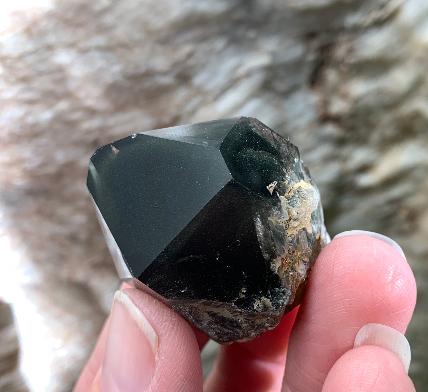 Phantom Chlorite Quartz Crystal.             Healing Stone for Physical Cleansing CRY-0350