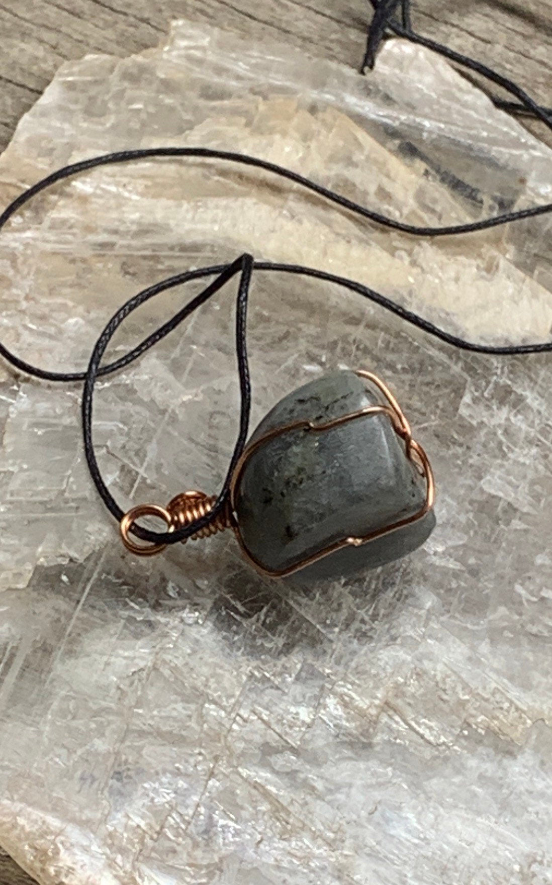 Labradorite Wire Wrapped Necklace HOT-0386