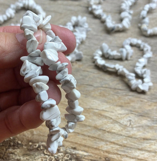 White Howlite Chip Bracelet BRC-0067 Shop Wholesale Crystals