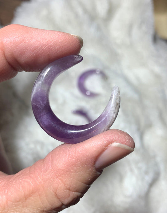 Carved Amethyst Crescent Moon 0031