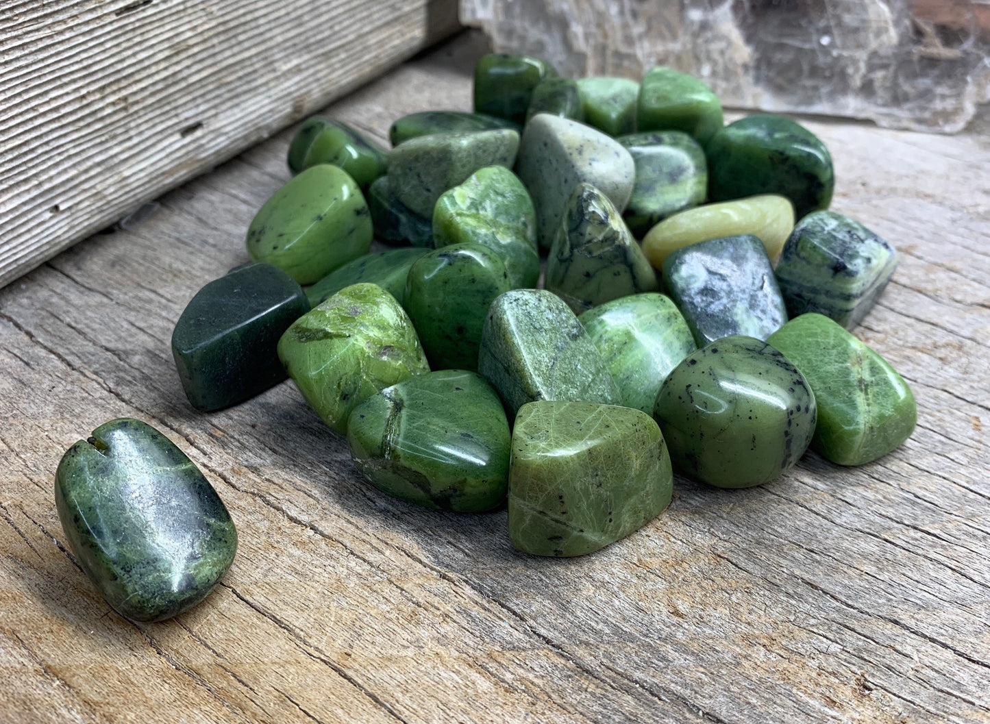 Canadian Jade Tumbled Stone 1529 (Approx. 3/4”- 1 1/4”)