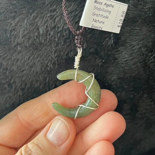 Moss Agate Crescent Moon Wire Wrapped Necklace WN-0018 - Shop Wholesale Crystals