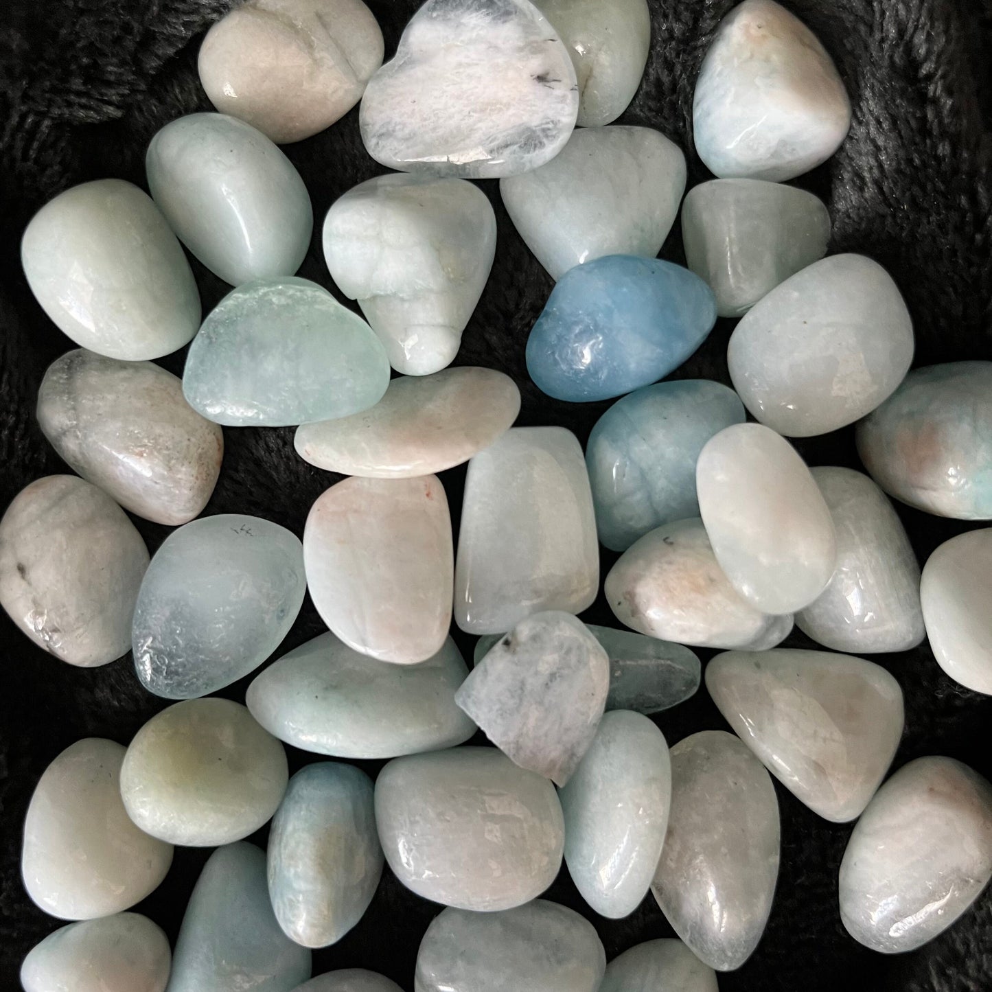 Aquamarine Tumbled Stone (Approx. 5/8”-3/4”) 0398