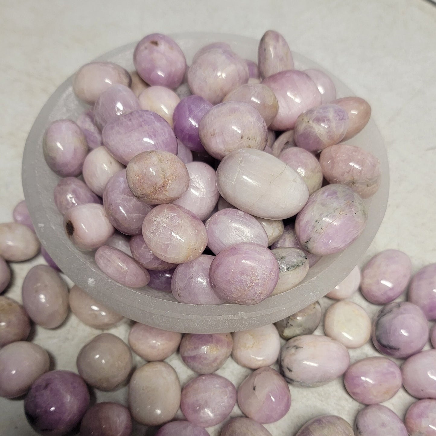 Kunzite Tumbled Stone (Approx. 20-30 mm) BIN-1540