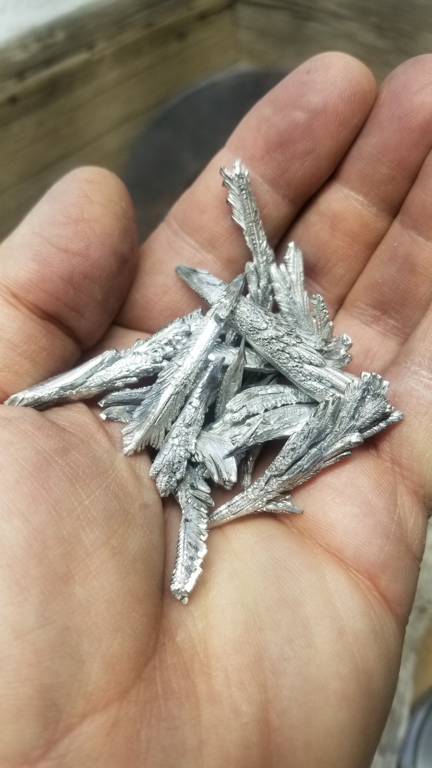 Magnesium Crystal  (Approx. 1" - 1 1/2") 0192