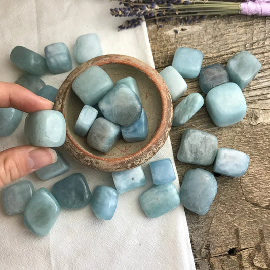 Polished Aquamarine Tumbled Stone (Approx  5/8" - 7/8") for Wire Wrapping or Crystal Grid Supply BIN-1347 Shop Wholesale Crystals
