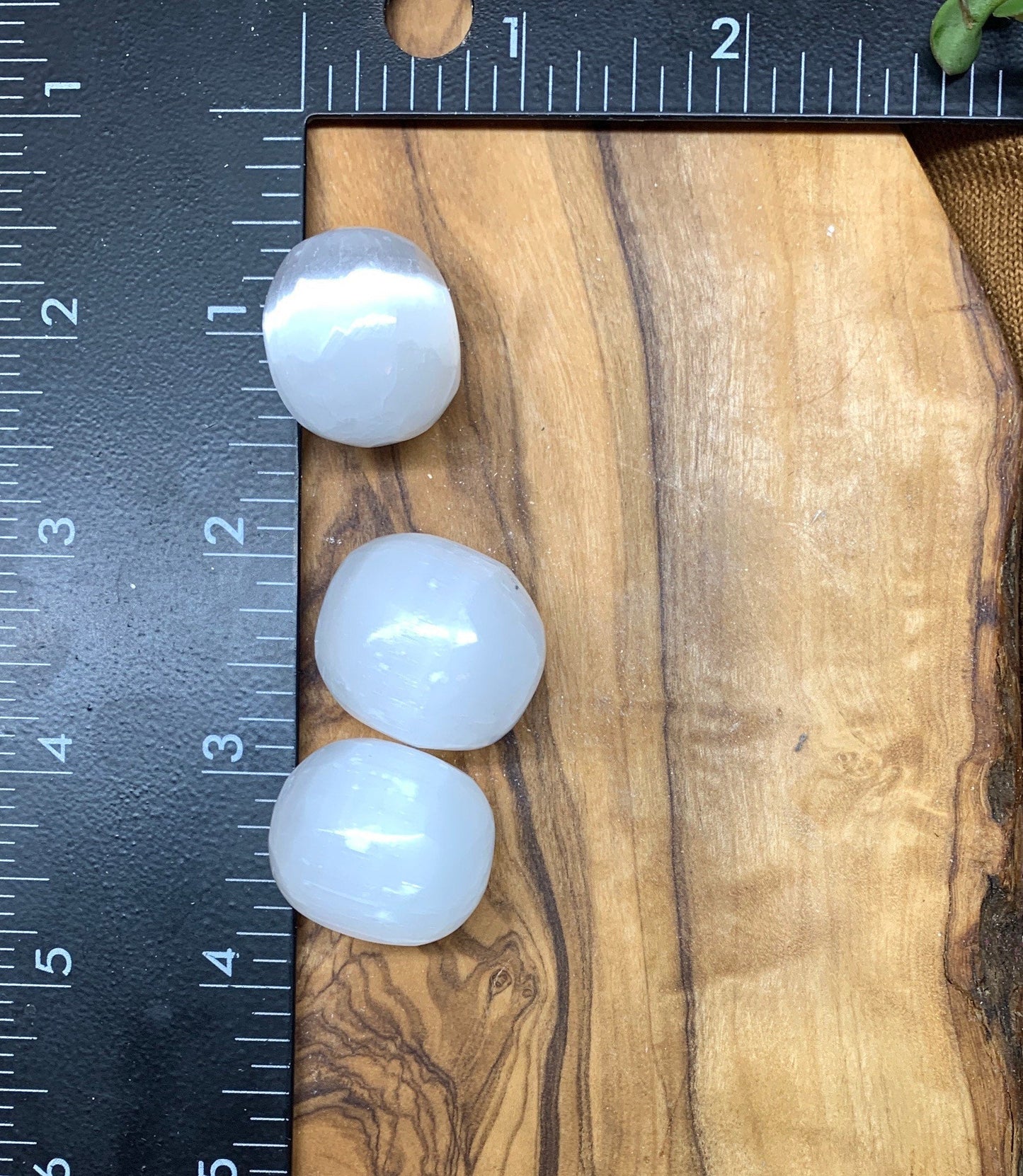 Tumbled Selenite Stone 20-25 mm, Calm, Clarity, Beautiful G-0009