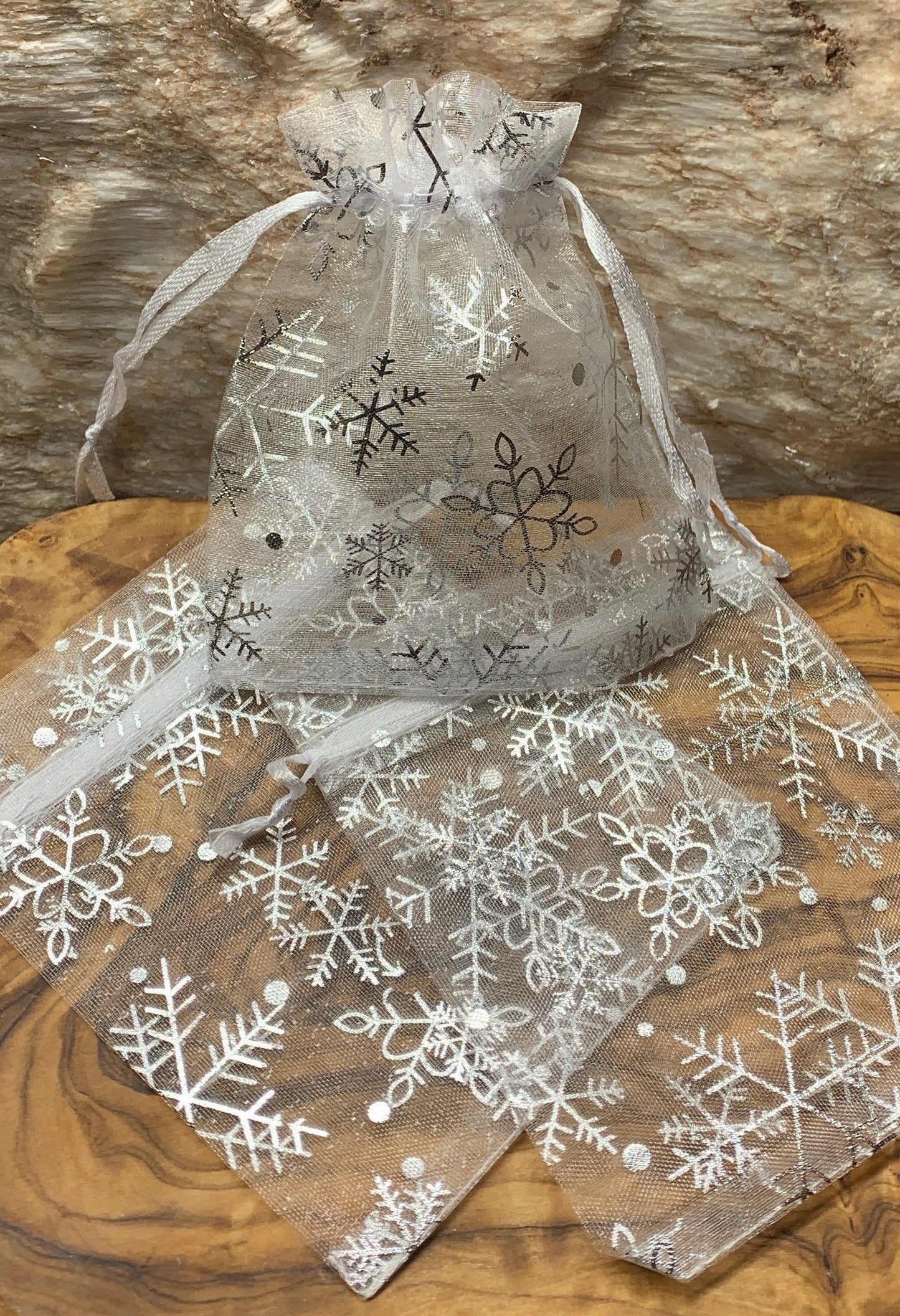 Silver Metallic Snow Flake Organza Drawstring Bag.  3.5" x 4 BAG-0027