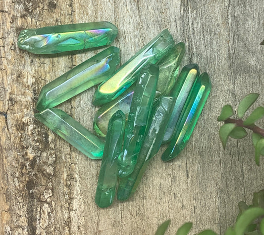 Green Aura Quartz Point Crystal Beat Point 1526 (1 3/4”-2 3/4”) Heart Chakra, Grid  Making and Wire Wrapping Supply