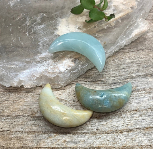 Amazonite Carved Moon (Approx 1 1/8" Long) 0143