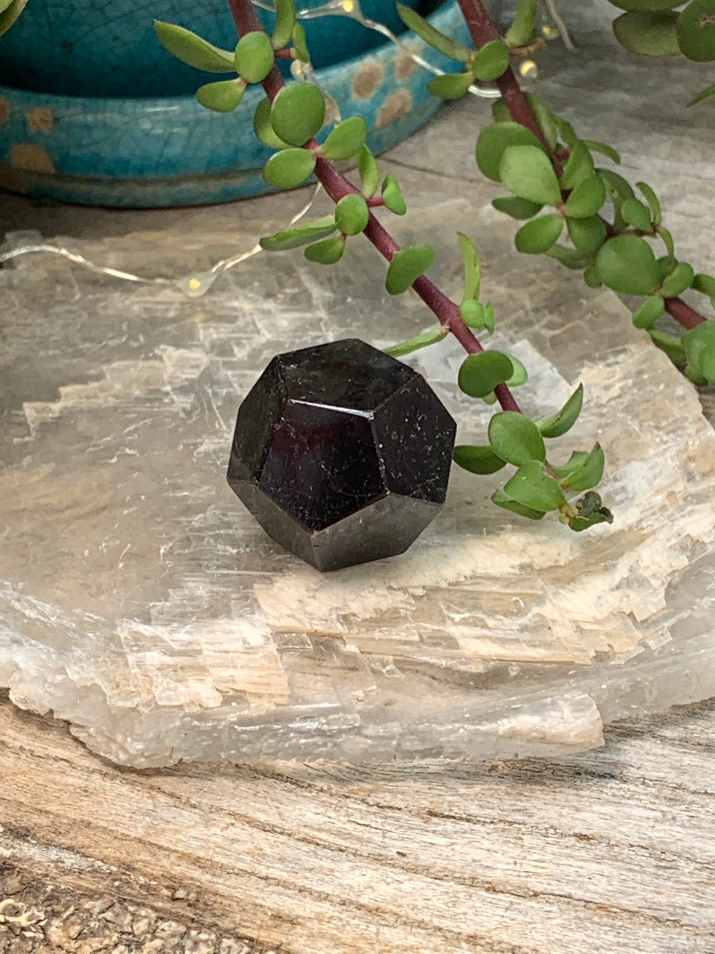 Garnet Dodechedron Polished Stone BIN-0747 Sacred Geometry, Creation Stone, Shape of the Universe