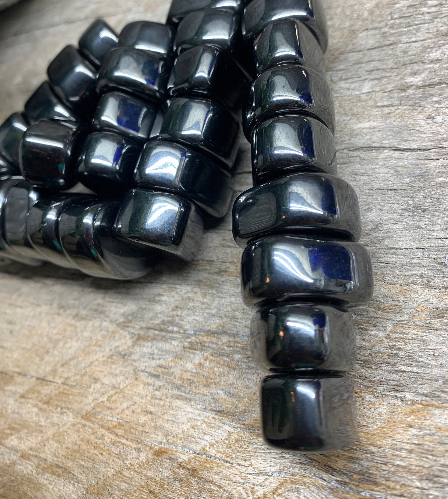 Magnetic Hematite Tumbled Stone 0674