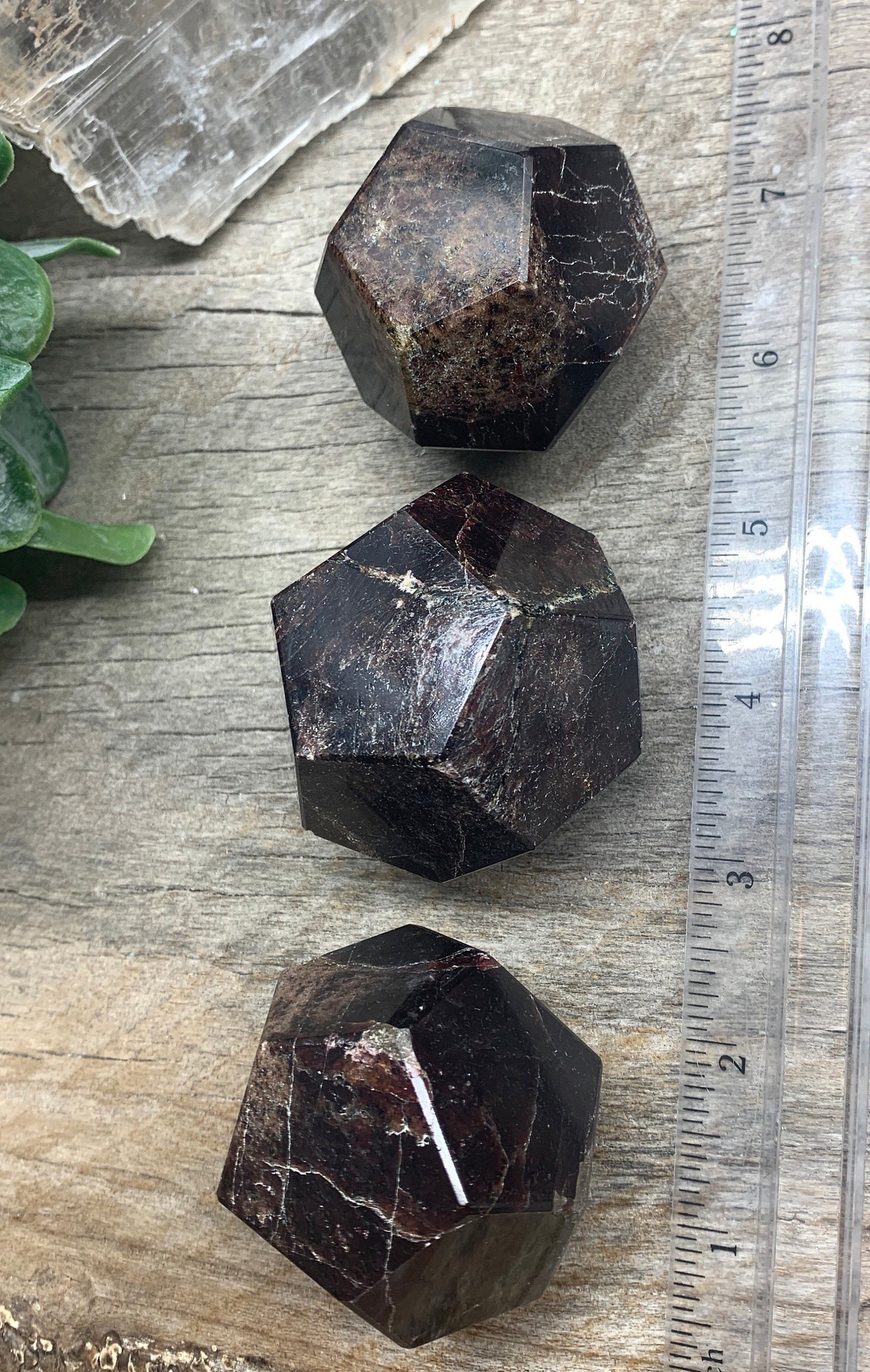 Garnet Dodecahedron (Approx. 50-55 mm) 1489