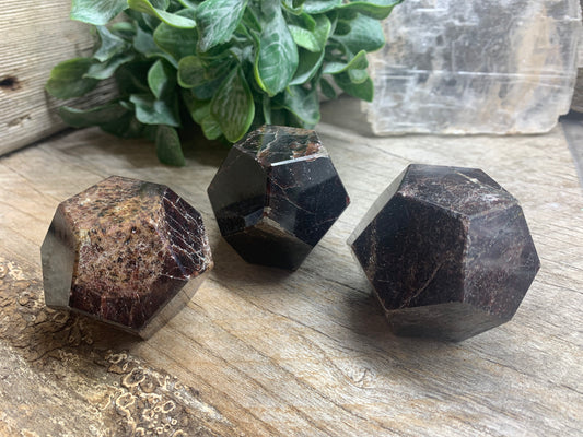 Garnet Dodecahedron (Approx. 50-55 mm) 1489