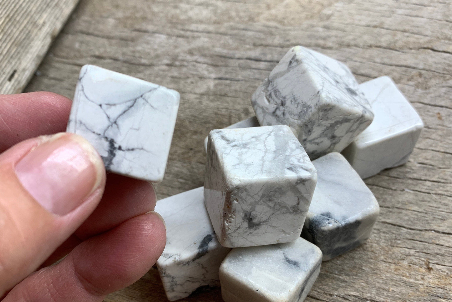 White Howlite Cube 0688  7/8”- 1 1/8”