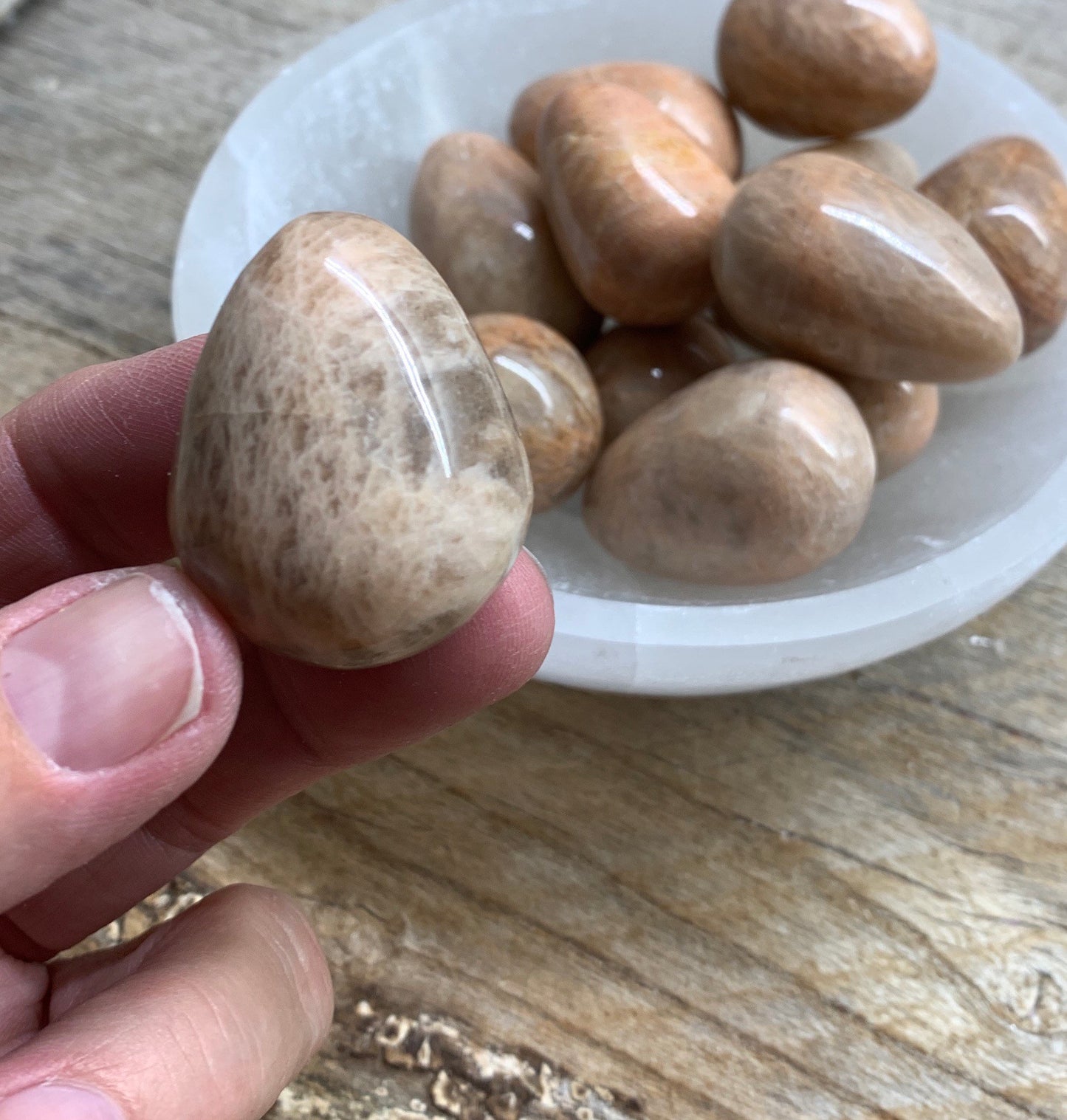 Peach Moonstone Egg Natural 1542 (Approx. 1”- 1 1/2”)