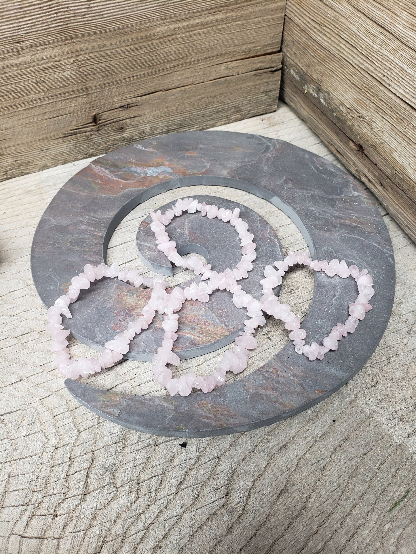 Rose Quartz Chip Bracelet. 1066