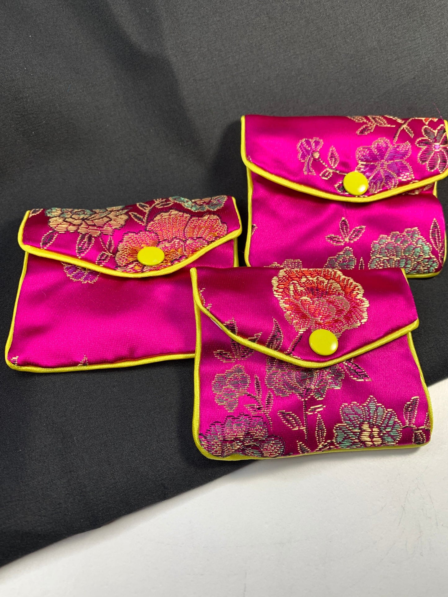 Stylish Fuchsia Snap Bag (Approx. 3 1/4" x 2 5/8") BAG-0003