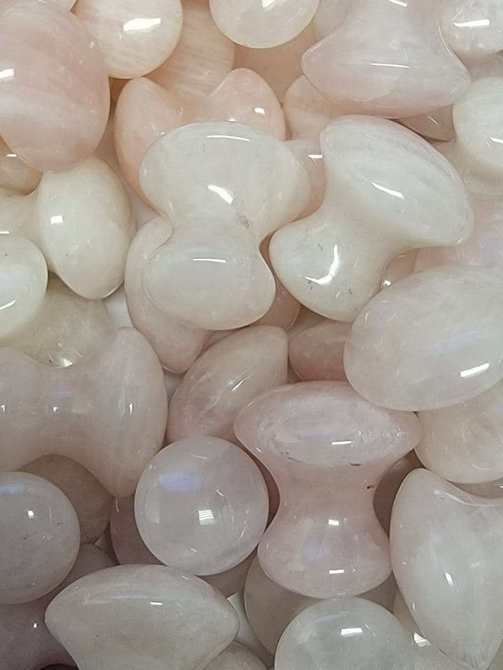 Rose Quartz Massage Stone (Approx. 1 1/2 in. x 1 3/4 in) Polished 1571