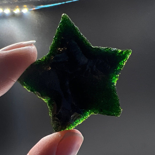 Green Goldstone Knapped Star 1326 (Approx. 1 1/4”-1 1/2”)