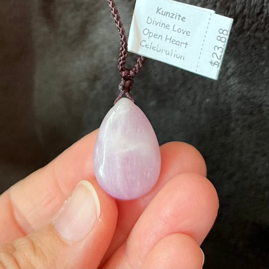 Kunzite Teardrop Nexklace WN-0208