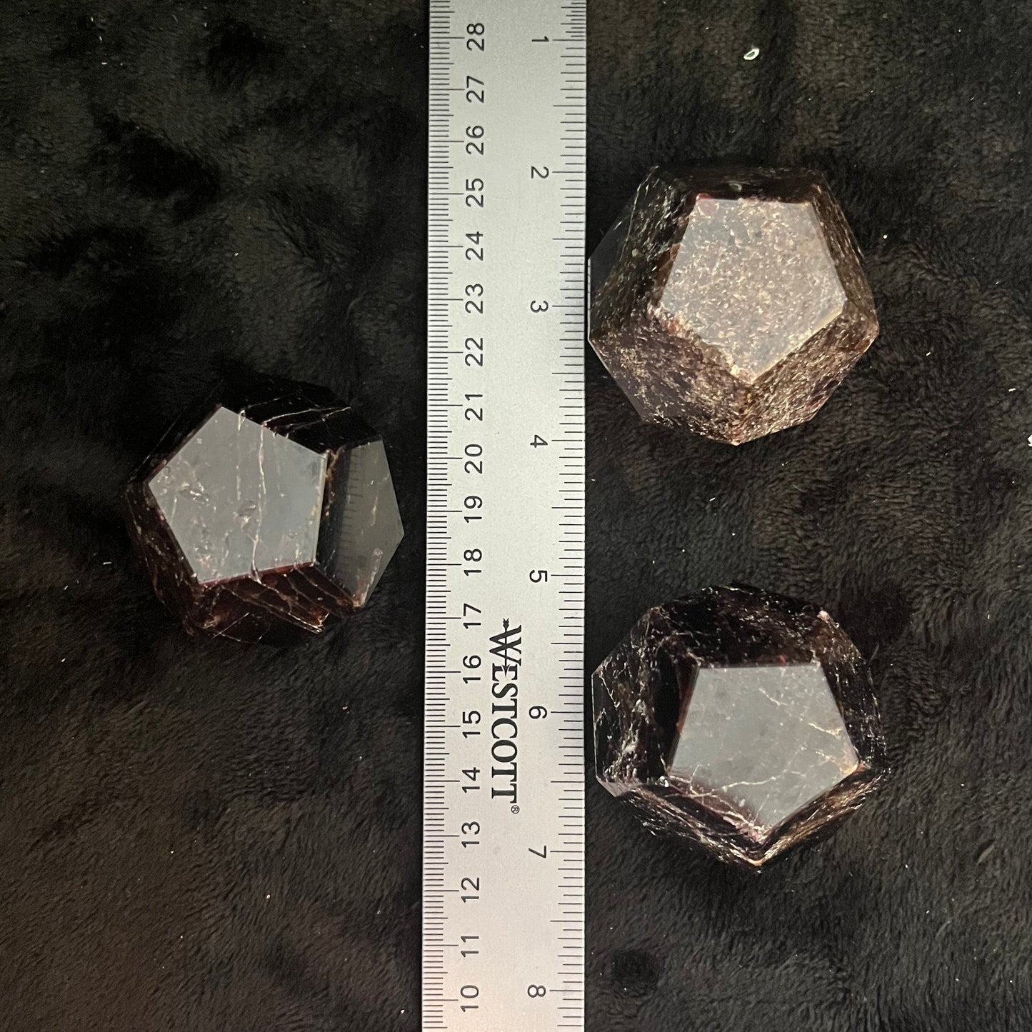 Garnet Dodecahedron (Approx. 45-55mm) 1512