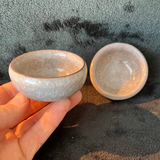 Small Ceramic Bowl, Light Grey (Approx. 2 5/8" x 1 1/4") 1598