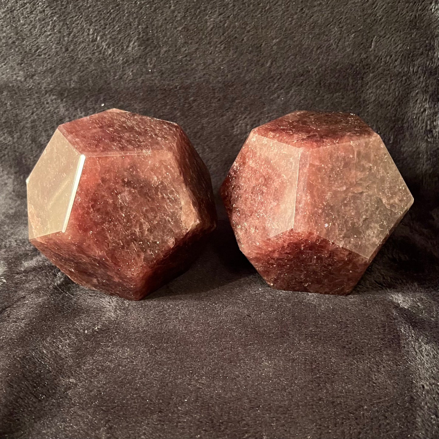 Strawberry Quartz Dodecahedron (Approx. 85mm) F0085