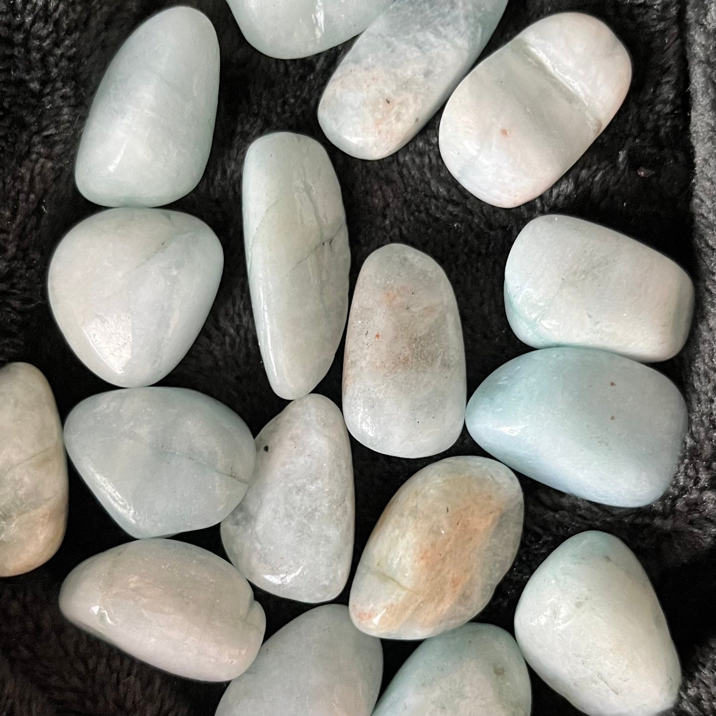 Aquamarine Tumbled Stone (Approx. 3/4” - 1”) BIN-1520