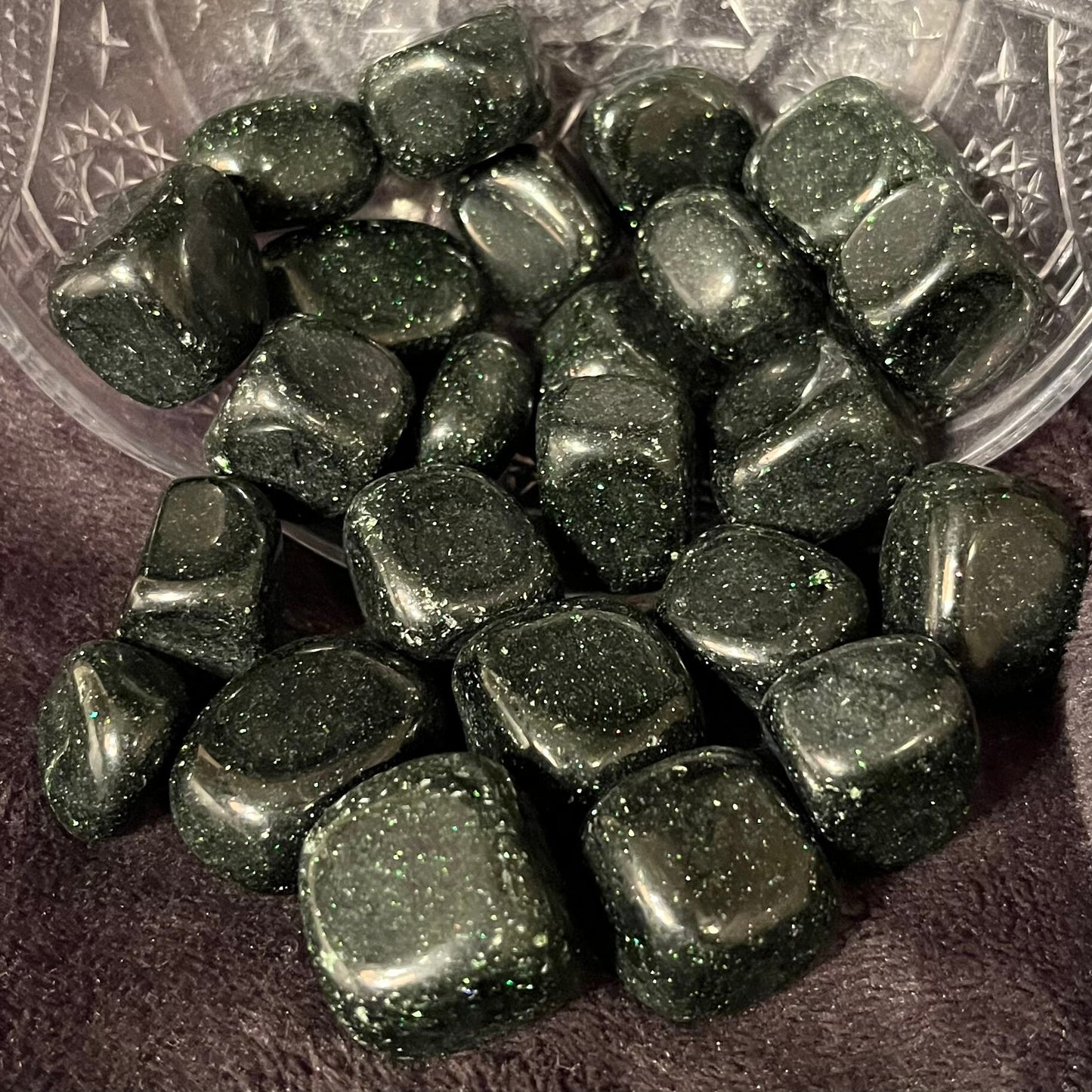 Green Goldstone Tumbled Stone (Approx. 5/8”-1”) BIN 1492