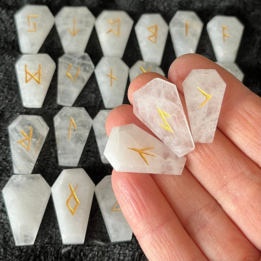 Snow Quartz Coffin 25 Piece Rune Set KIT-0045