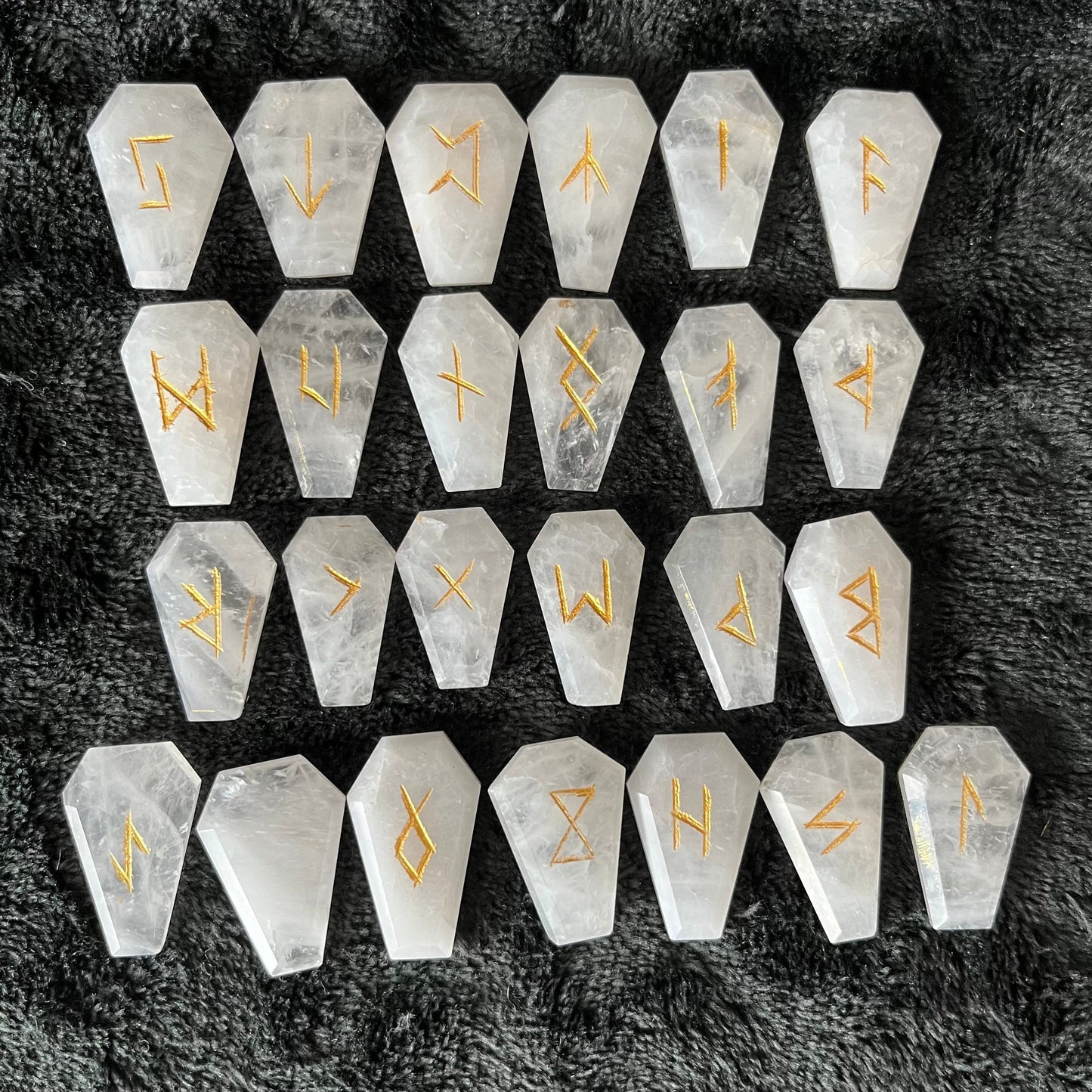 Snow Quartz Coffin 25 Piece Rune Set KIT-0045