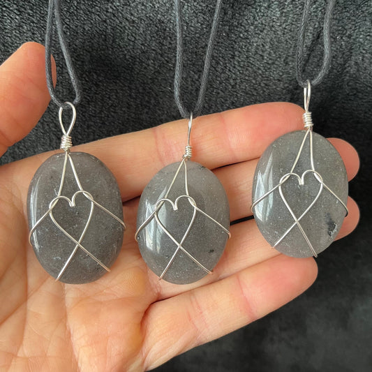 Gray Agate Worry Stone Wire Wrapped Necklace, with Heart NCK-2980