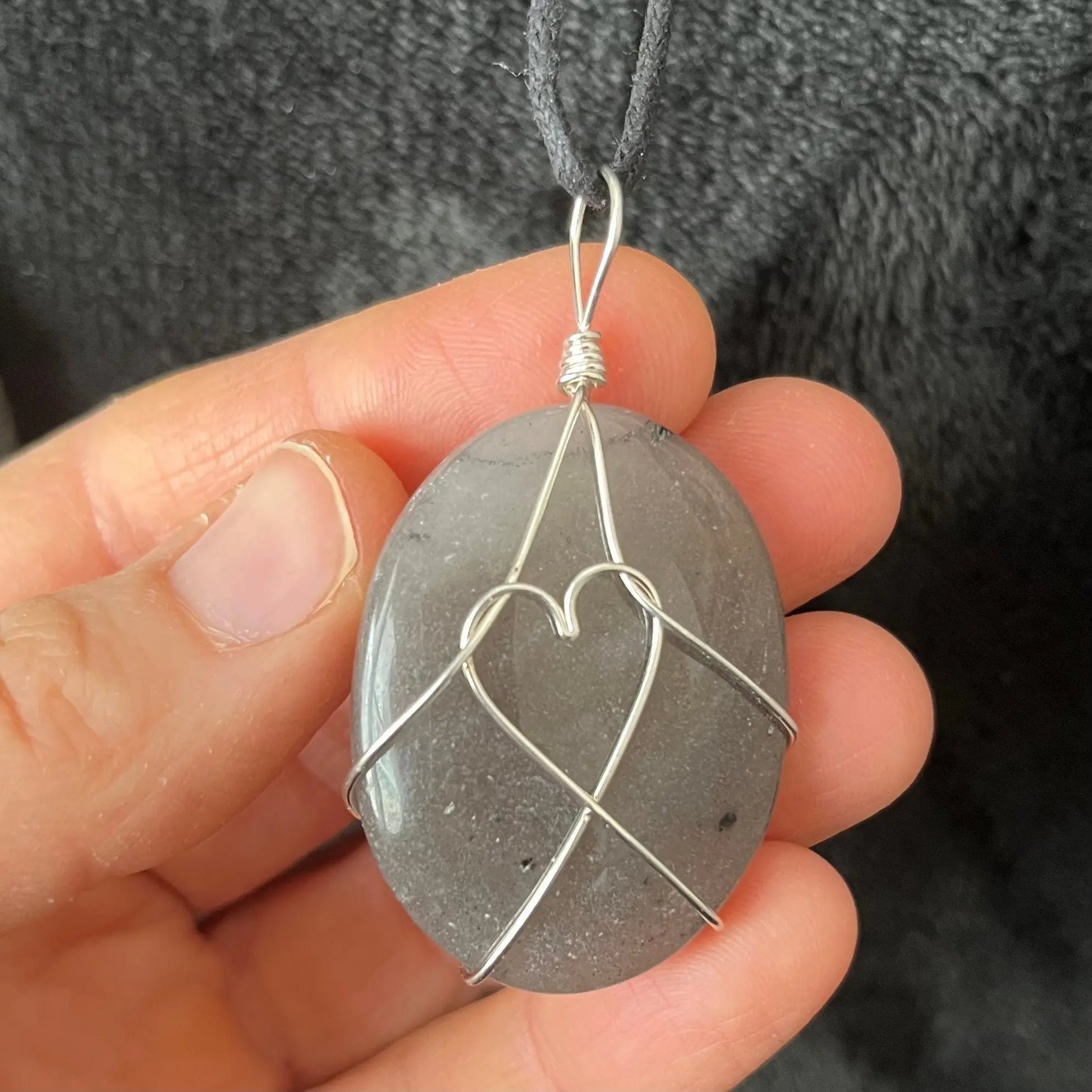 Gray Agate Worry Stone Wire Wrapped Necklace, with Heart NCK-2980 Shop Wholesale Crystals