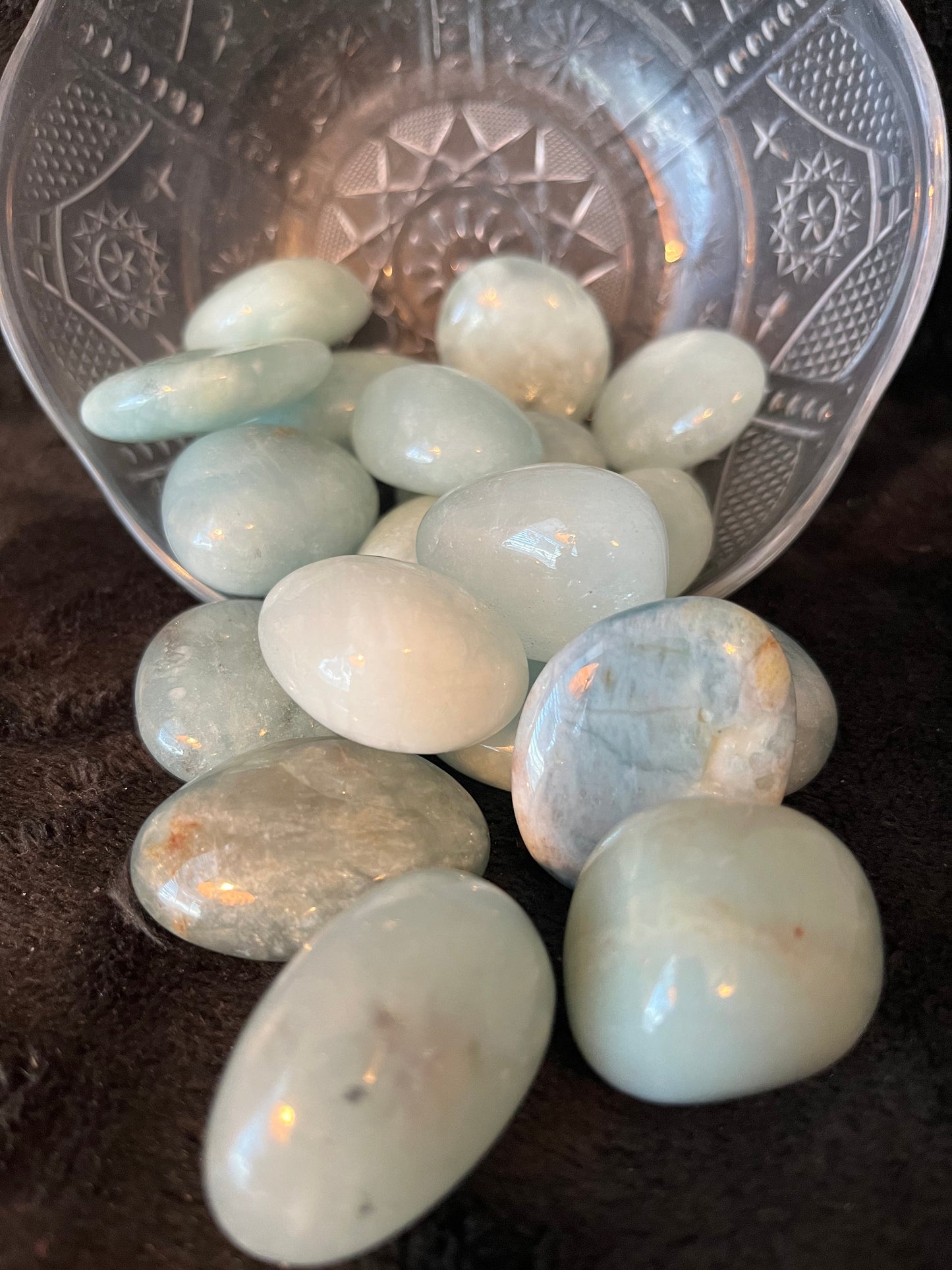 Aquamarine Tumbled Stone (Approx. 1 1/4” - 1 5/8”) BIN-1408