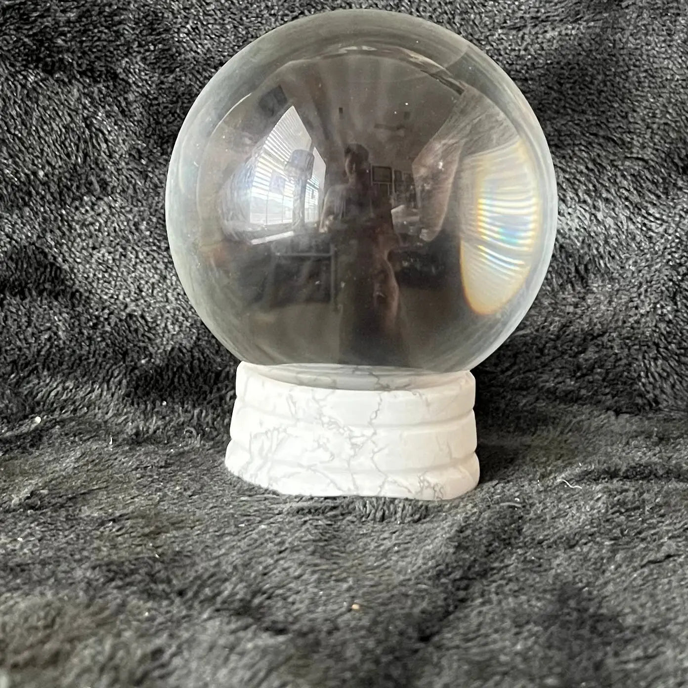 White Howlite Sphere Stand (Approx 50mm) 1552 Shop Wholesale Crystals
