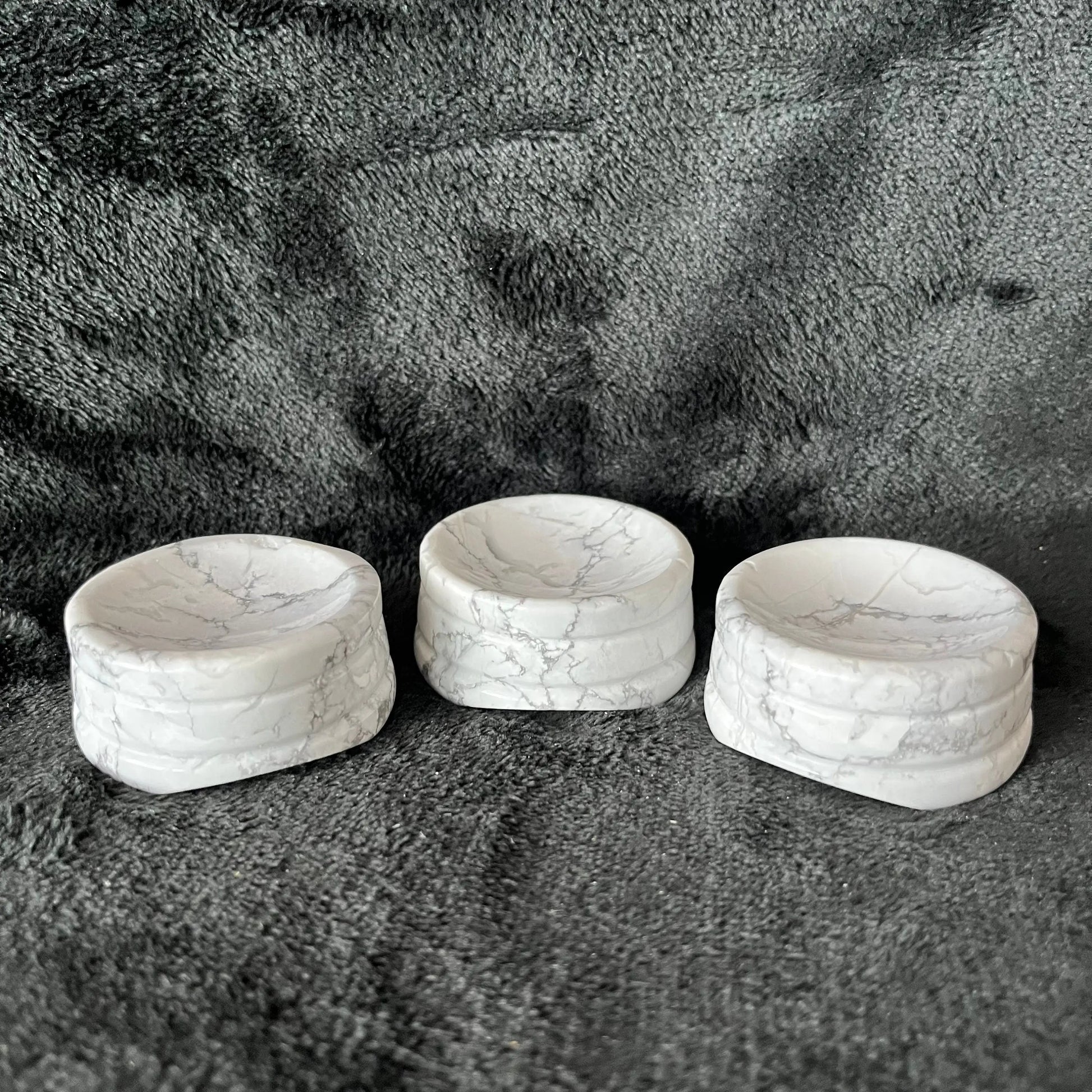 White Howlite Sphere Stand (Approx 50mm) 1552 Shop Wholesale Crystals